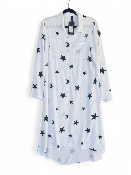 Venti6 Dresses & Skirts - Vent16 White Shirt Dress with Black Star Detail